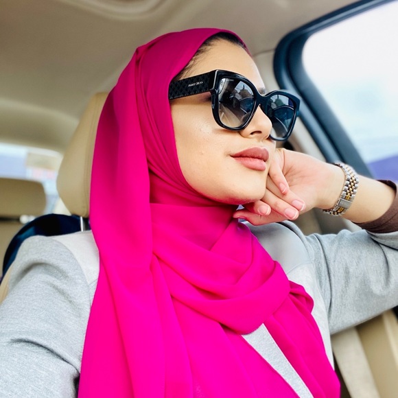 Meet your Posher, Kaouther - Picture 1 of 1